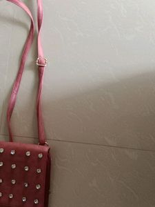 Used Purse 👜 only One Chain Is Not Working But In Good Condition