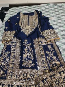 Elegant Navy Blue Dupatta with Gold Trim