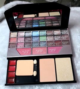 Face And Eye Makeup Palette Brushes Sponge Combo