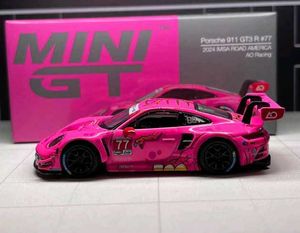 Mini GT Roxy box version