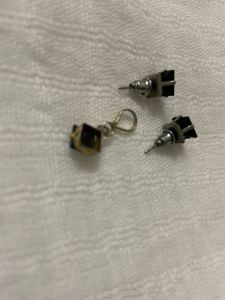 Elegant Black Stud Earrings &amp; Pendant Set