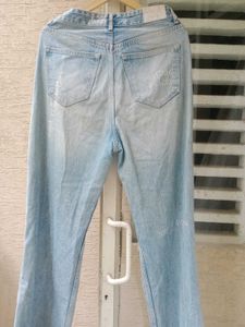 Light Wash Ripped Jeans