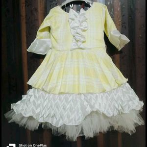 CUTE YELLOW DRESS