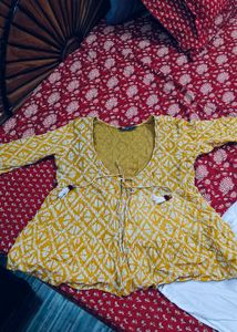 Very Nice Two piece top beautiful amd pretty