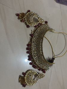 Stunning Kundan Necklace with Earrings