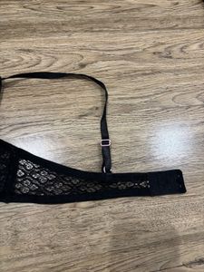 Black underwire push-up bra