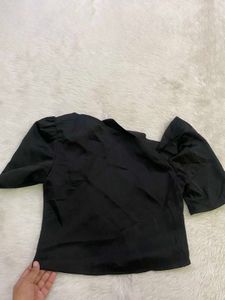 Chic Black Off-Shoulder Puff Sleeve Top