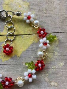 Handmade Beaded Flower Bracelet🍒