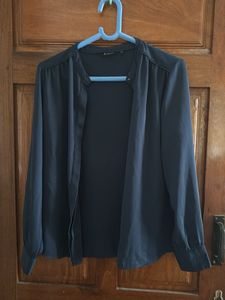 Vanheusen Elegant Navy Blue Top