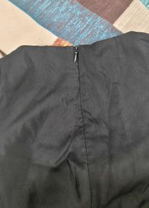 Chic Black Dress with Puff Sleeves