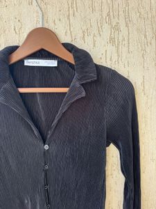 Black Ribbed Cropped Button-Up Shirt