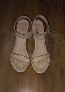 BEIGE Textured Wedge Sandals