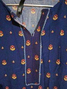 Elegant blue floral printed kurta with pants.