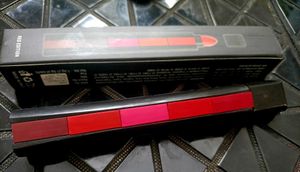 5-in-1 Lipstick - Red Edition