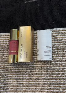 Hourglass Unreal Liquid Blush