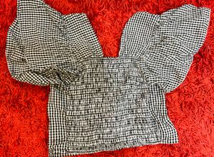 Gingham Frill Sleeve And Back Stretching Crop Top