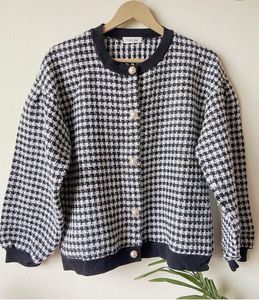 Chic Houndstooth Knit Cardigan