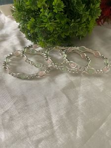 Charming pink mint Set of 4 Bangles