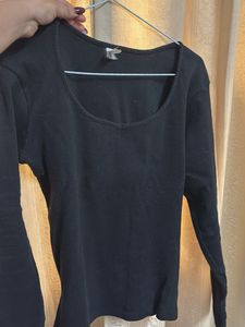 Black Long Sleeve Scoop Neck Top