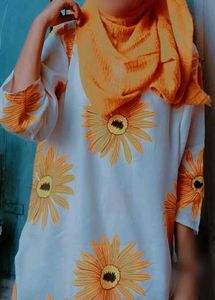 Stylish Sunflower Print Kurta Set