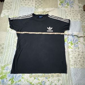 Adidas T-Shirt