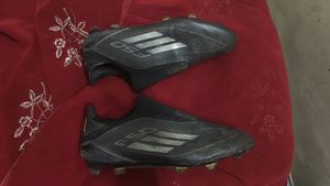 Adidas f50 black laceless football studs