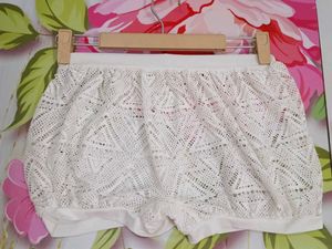 (1416)White Lace Shorts