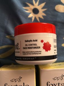Foxtale Mattifying Sunscreen With Moisturiser