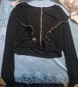 ✨️Stylish Black Cropped Zip-Up Top🫶