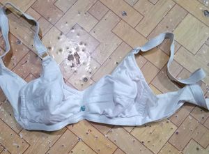 Comfortable White 2pic Padded Bra