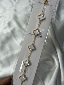 Elegant Clover Bracelet - Anti Tarnish