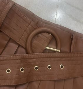 Brown pleated skirt