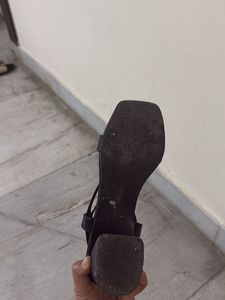 Stylish Black Strappy Sandals