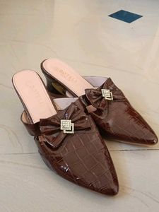 Chic Brown Croc Bow Mule Heels