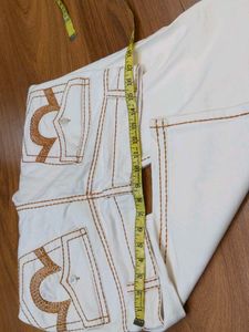 Stylish White Jeans with Brown Stitching