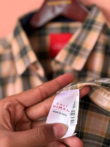 Men's Plaid Long Sleeve Button-Up Shirt
