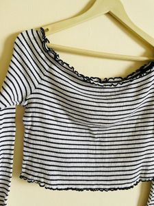 H&amp;M Off-Shoulder Long Sleeve Top