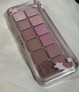 CLIO Eyeshadow Palette
