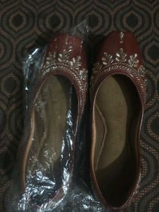 Embellished Jutti Flats size 39