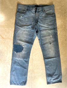 UNIQLO Distressed Unused Denim Jeans