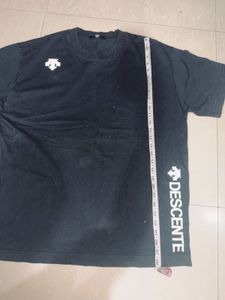 Descente Black T-Shirt