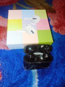 Offer Price 🫴 1 Week Old Airpods Pro , Black Colo