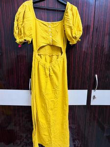 Chic Yellow Cutout Midi Dress