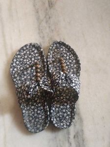 Floral Print Flip Flops ( price drop )