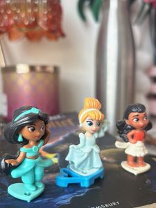 Disney kinderjoy Princess Mini Figures