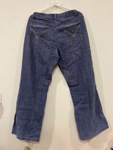Wide-Leg Jeans