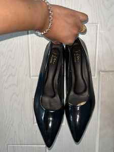 ✨Diwali offer on Black comfortable heels