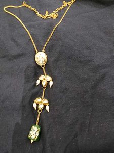 Elegant Pendant Necklace with Pearls