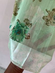 Beautiful Floral Print Saree