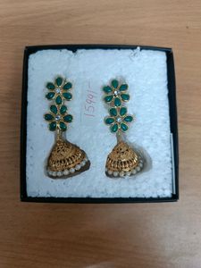 Avon Elegant Green & Gold Jhumka Earrings